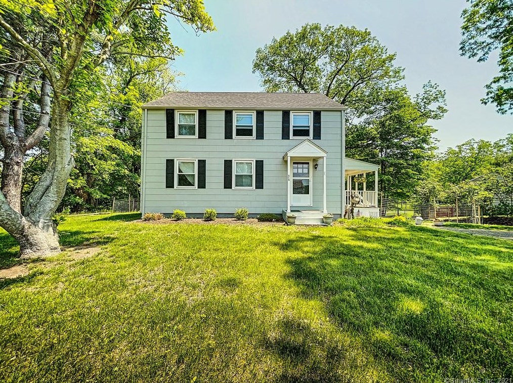 516 Grand St, Suffield CT  06093-3417 exterior