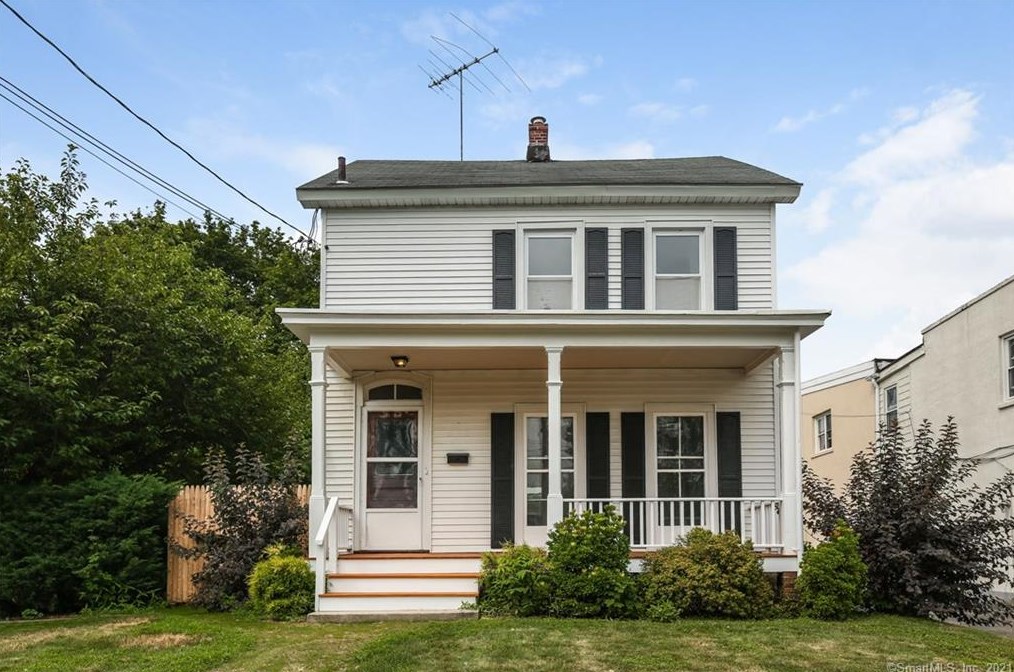 9 Strickland Rd, Cos Cob CT  06807-2736 exterior