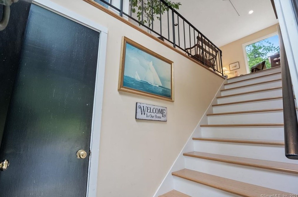 123 Horse Pond Rd, Madison CT  06443-2514 exterior