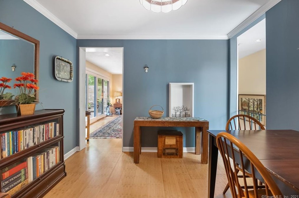 123 Horse Pond Rd, Madison CT  06443-2514 exterior