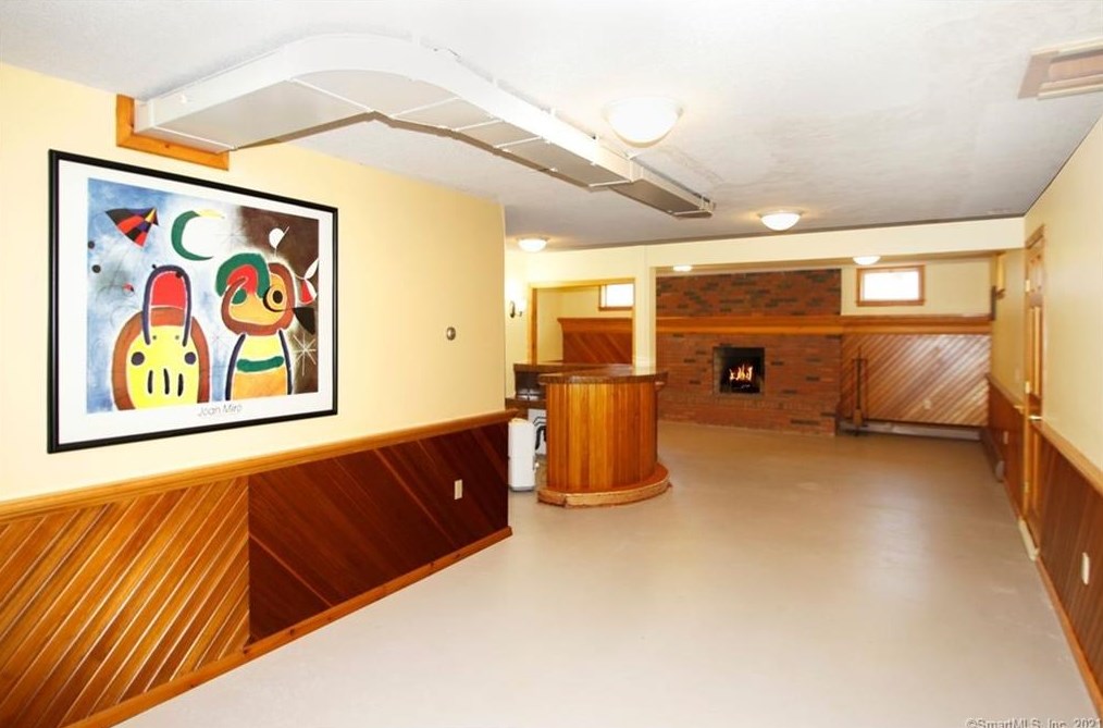 1175 Mapleton Ave, Suffield CT  06078-1334 exterior