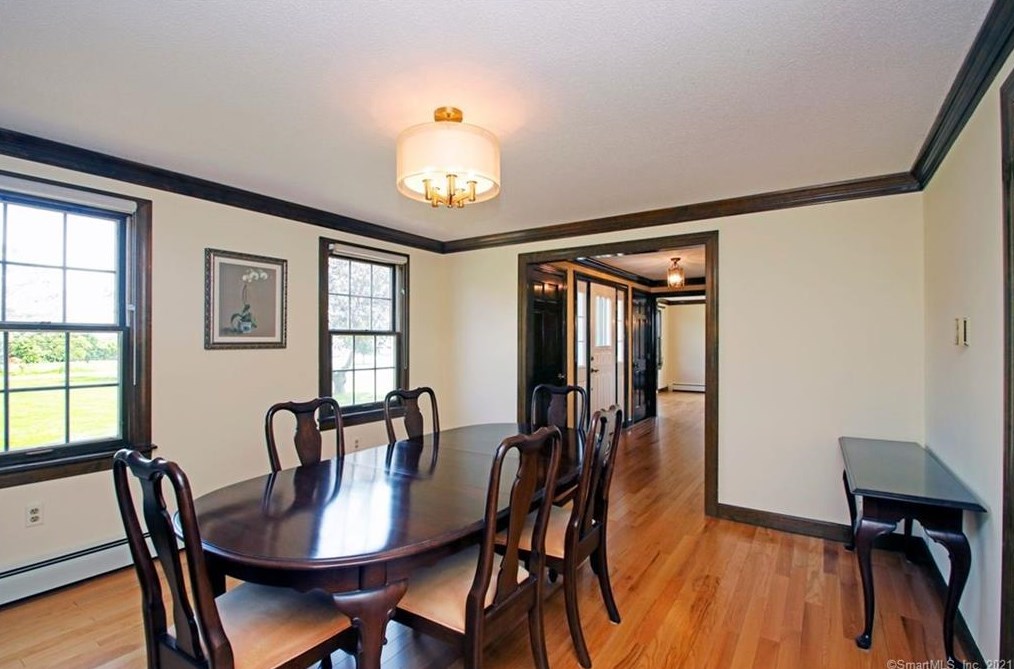 1175 Mapleton Ave, Suffield CT  06078-1334 exterior