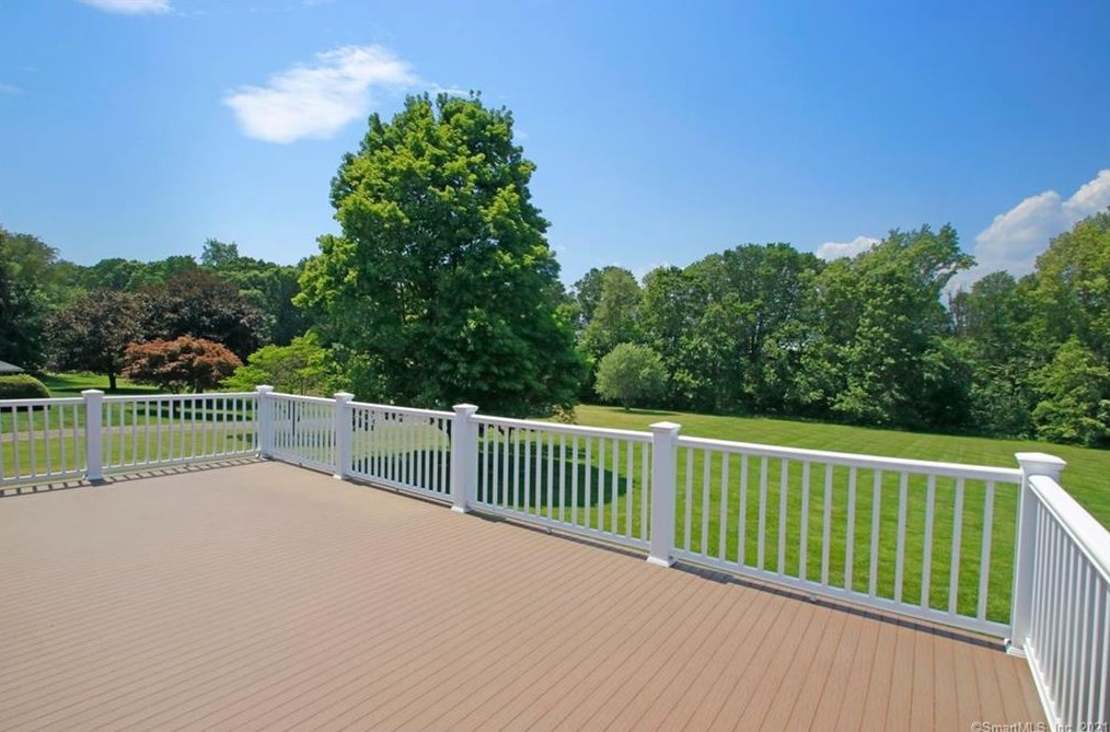 1175 Mapleton Ave, Suffield CT  06078-1334 exterior