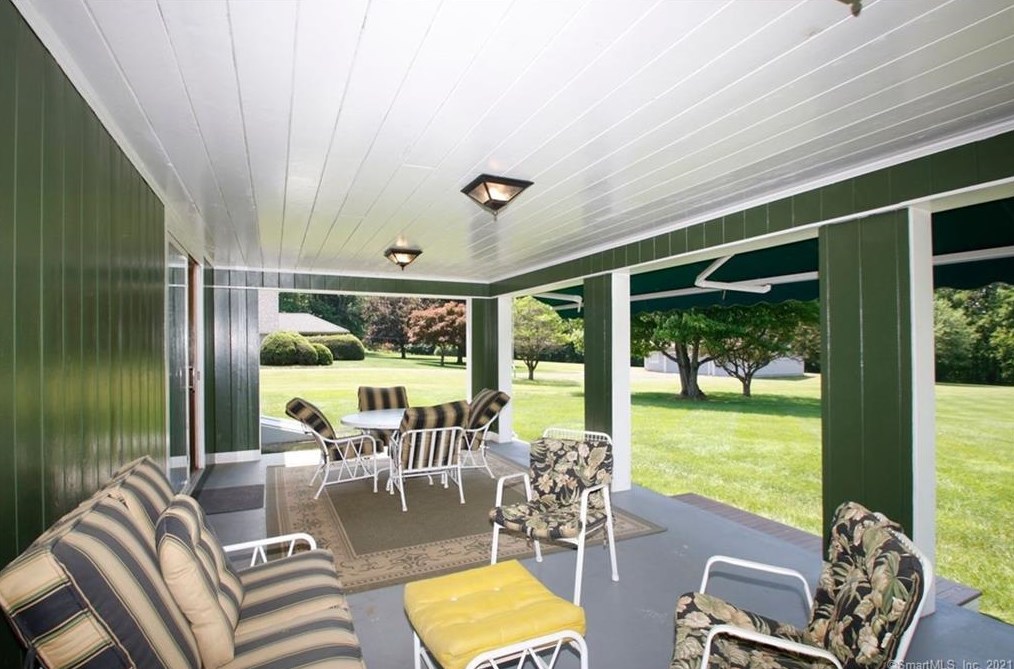 1175 Mapleton Ave, Suffield CT  06078-1334 exterior