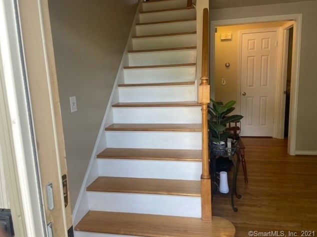 9 Impala Dr, Chestnut Hill CT  06226-1107 exterior