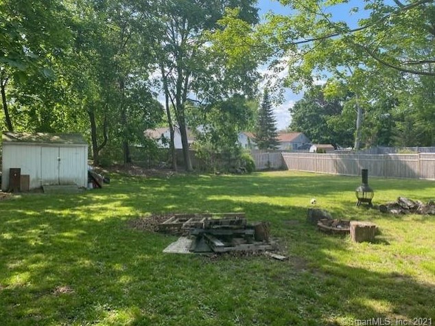 19 Pearl St, Clinton CT  06413-2014 exterior