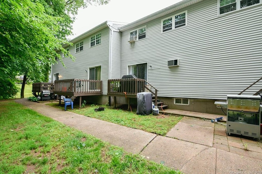 28 Carter Hts, Plantsville CT  06479-1524 exterior