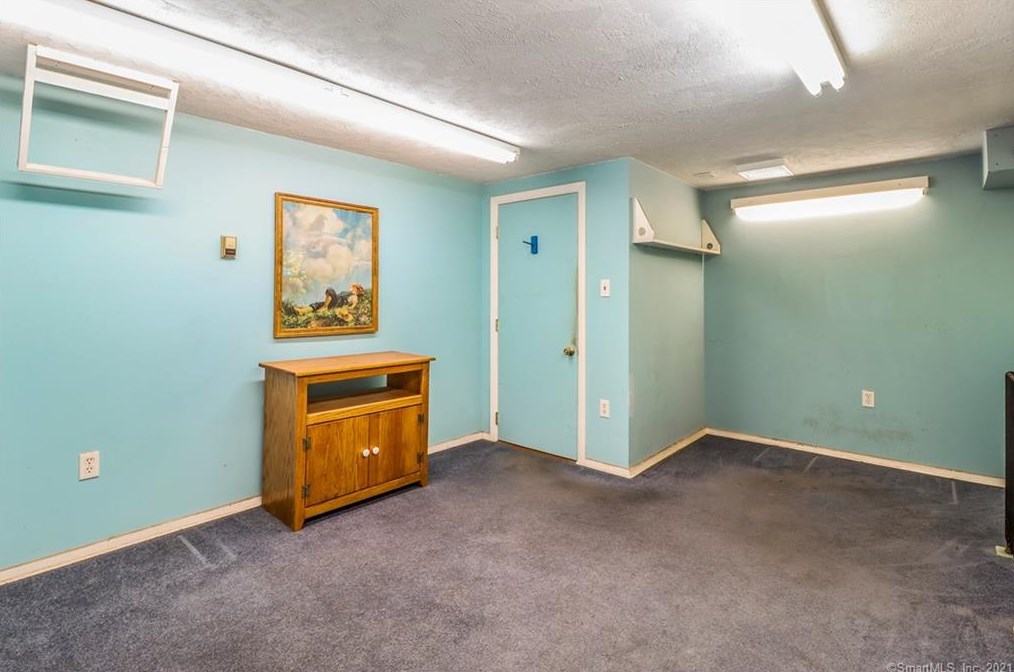 1009 Willard Ave, Hartford CT  06111-3567 exterior