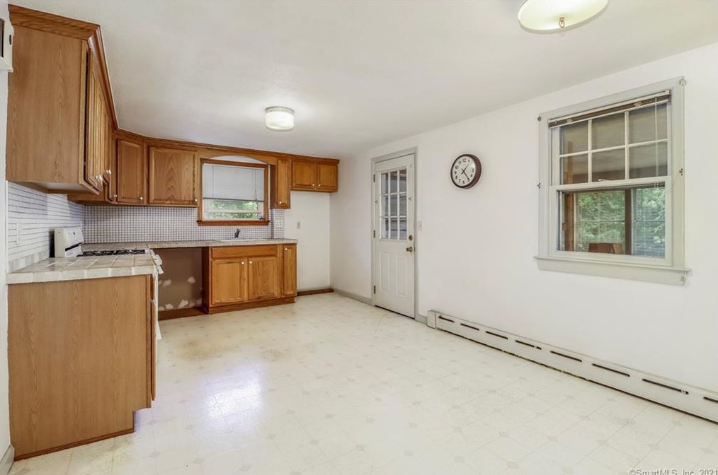 1009 Willard Ave, Hartford CT  06111-3567 exterior