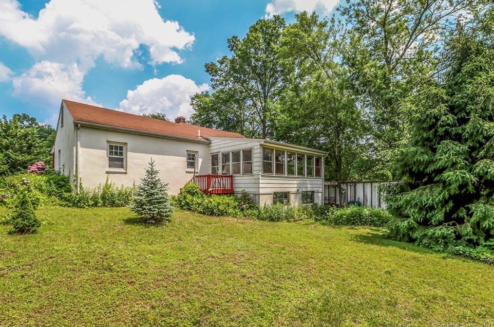 1009 Willard Ave, Hartford CT  06111-3567 exterior