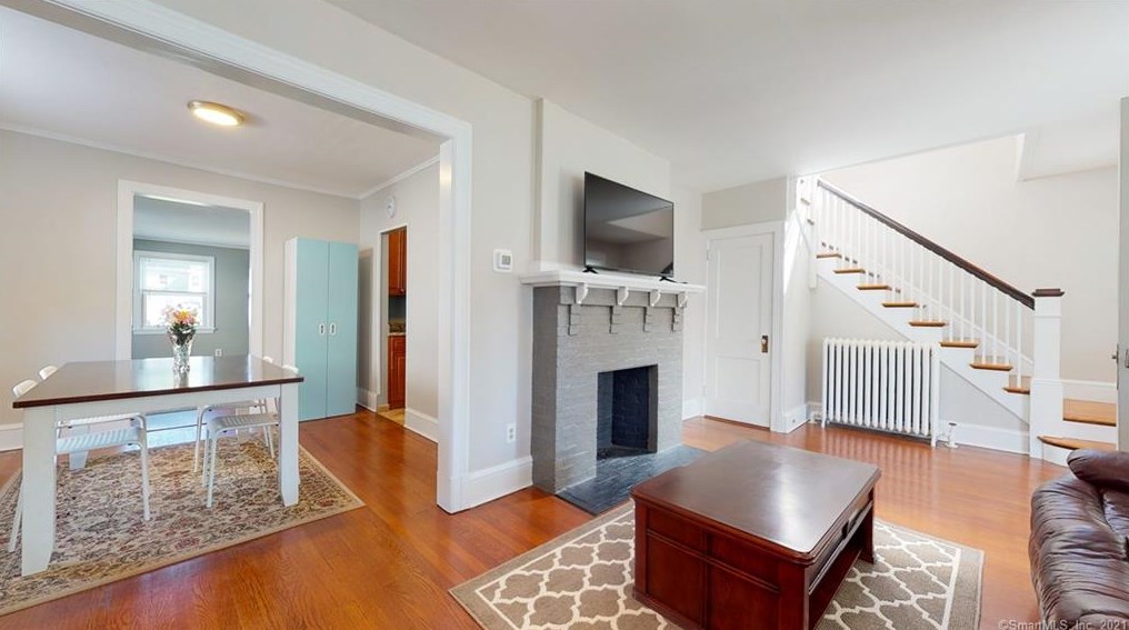 28 Flower St, Hartford CT  06105-3710 exterior