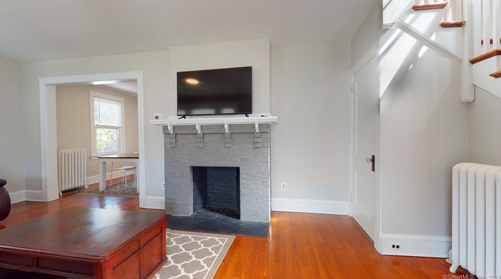 28 Flower St, Hartford CT  06105-3710 exterior