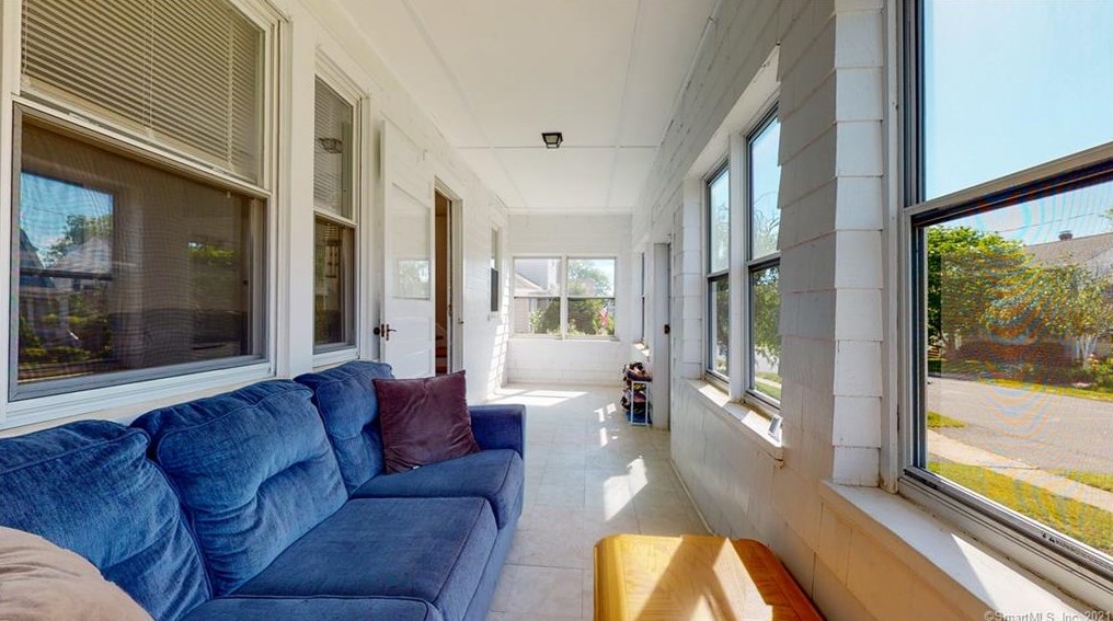 28 Flower St, Hartford CT  06105-3710 exterior