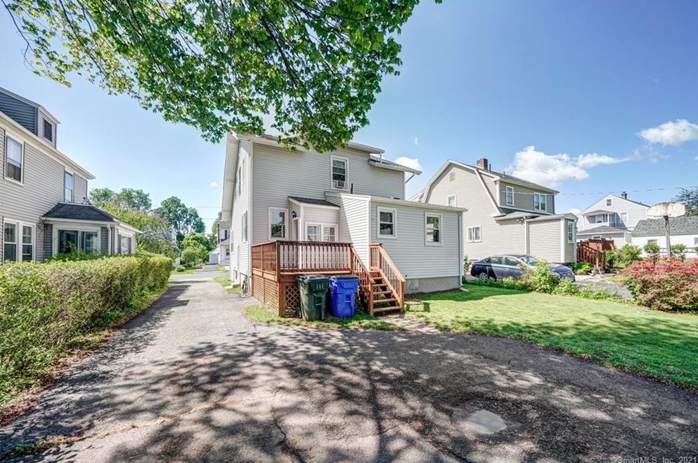 28 Flower St, Hartford CT  06105-3710 exterior