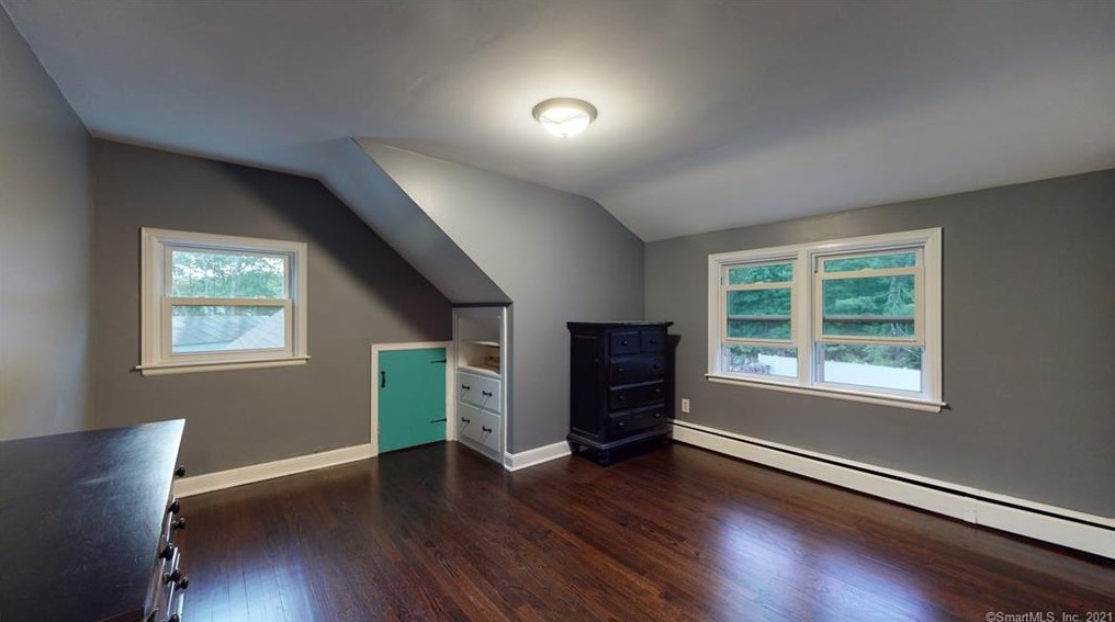 29 Lynwood Dr, Plantsville CT  06479-2036 exterior