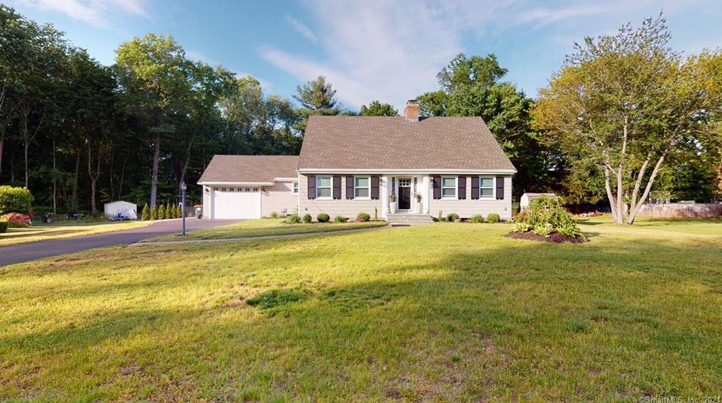 29 Lynwood Dr, Plantsville CT  06479-2036 exterior