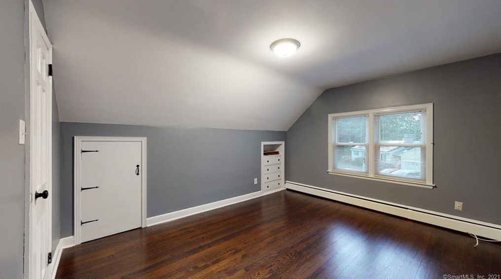 29 Lynwood Dr, Plantsville CT  06479-2036 exterior