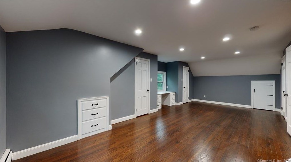 29 Lynwood Dr, Plantsville CT  06479-2036 exterior