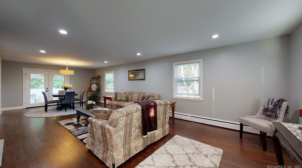 29 Lynwood Dr, Plantsville CT  06479-2036 exterior