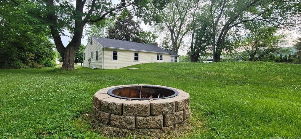 7 Park Ln, Northville CT  06776-2527 exterior