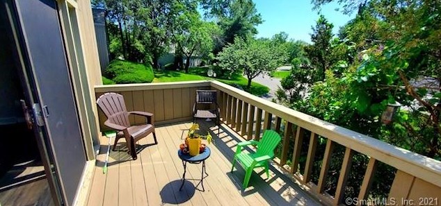 45 Buckskin Ln #b, Stratford, CT 06614