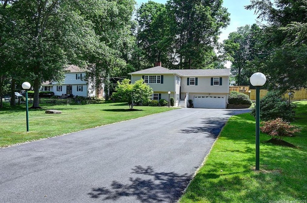 6 Huckleberry Acres Rd, East Hampton, CT 06424
