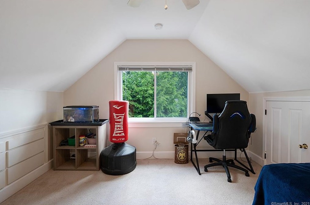 132 Federal St, Hartford CT  06110-1724 exterior