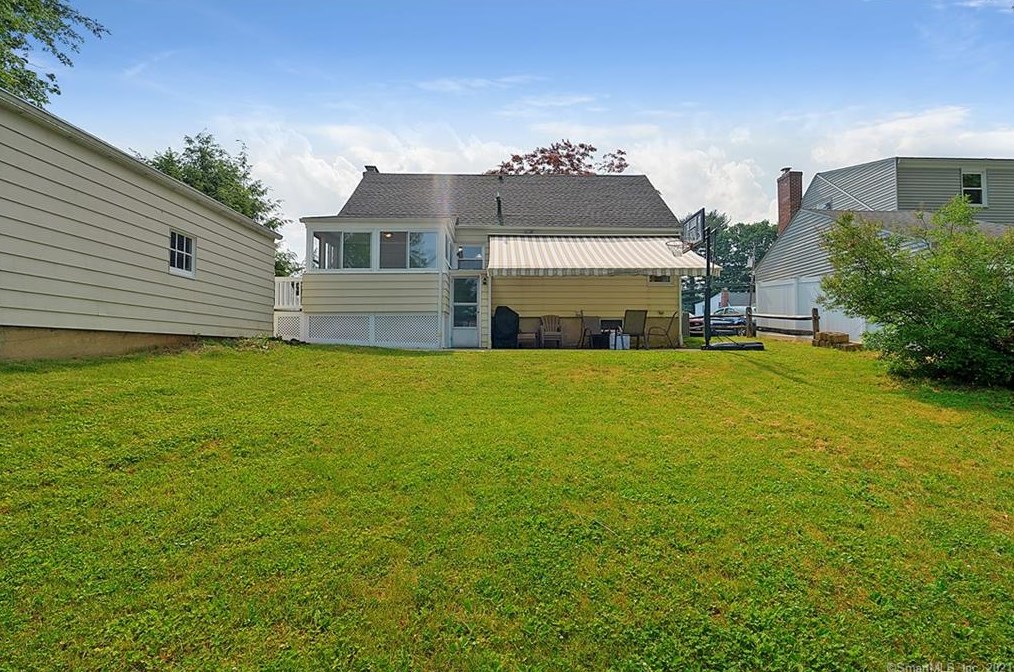 132 Federal St, Hartford CT  06110-1724 exterior