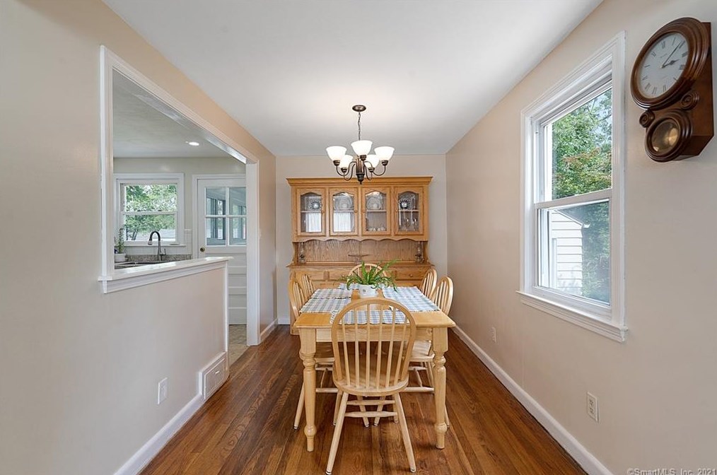 132 Federal St, Hartford CT  06110-1724 exterior