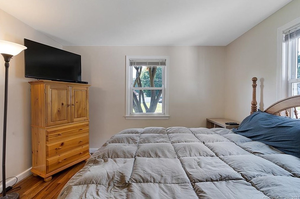 132 Federal St, Hartford CT  06110-1724 exterior