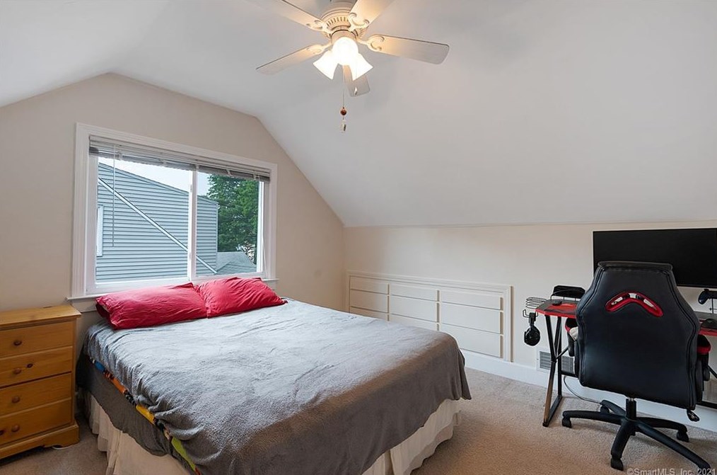 132 Federal St, Hartford CT  06110-1724 exterior