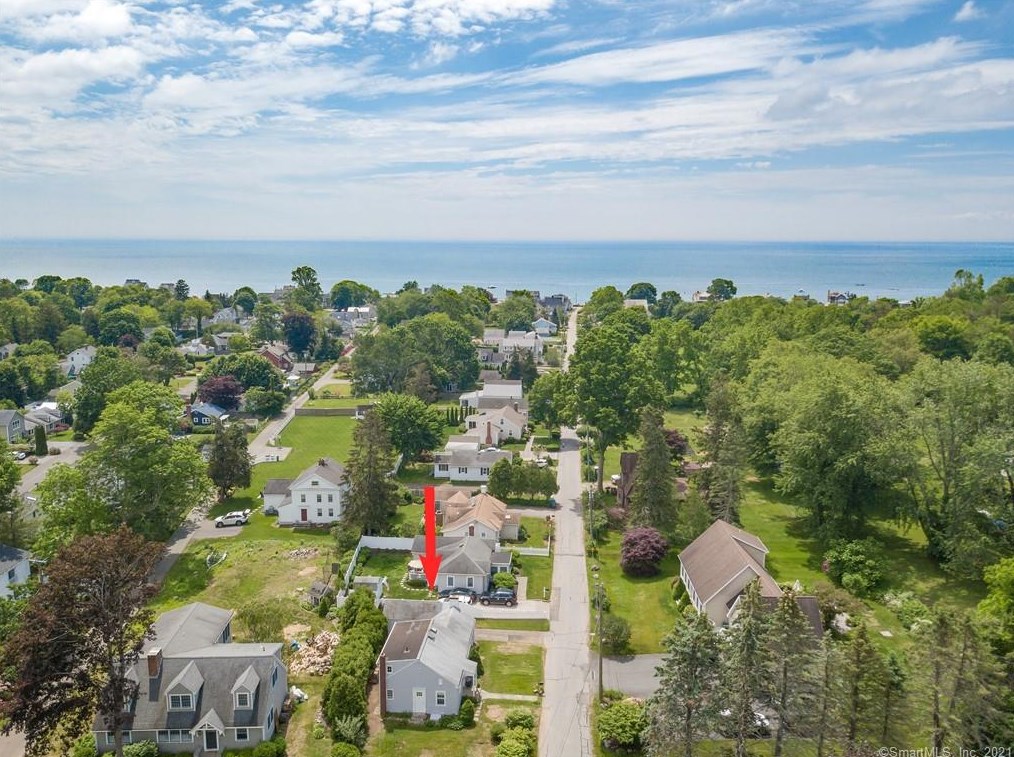 7 Harbor Ave, Madison CT  06443-2824 exterior