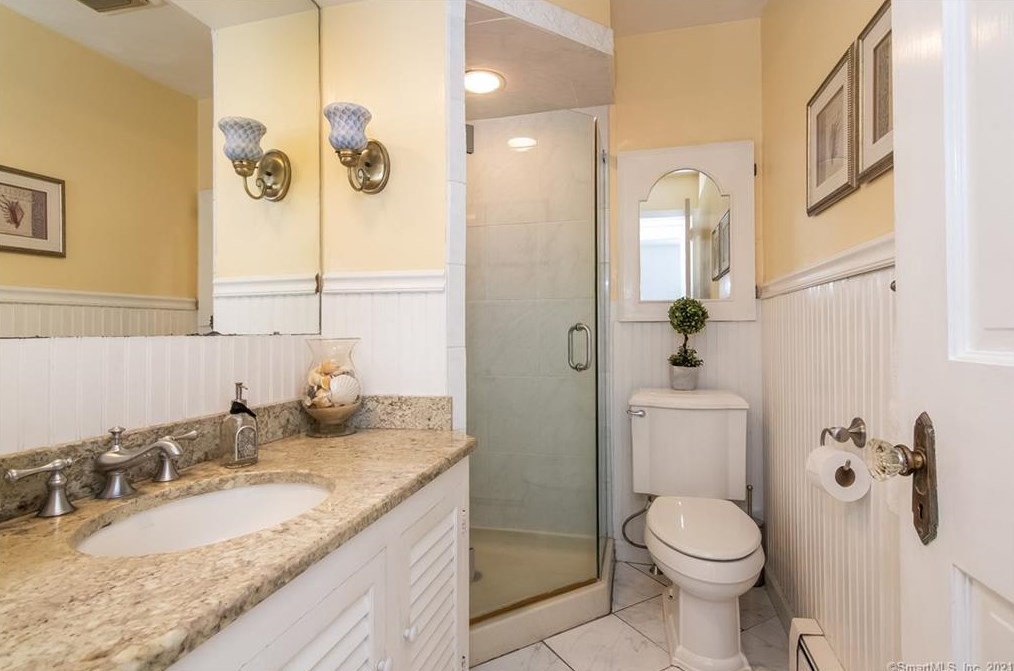 7 Harbor Ave, Madison CT  06443-2824 exterior