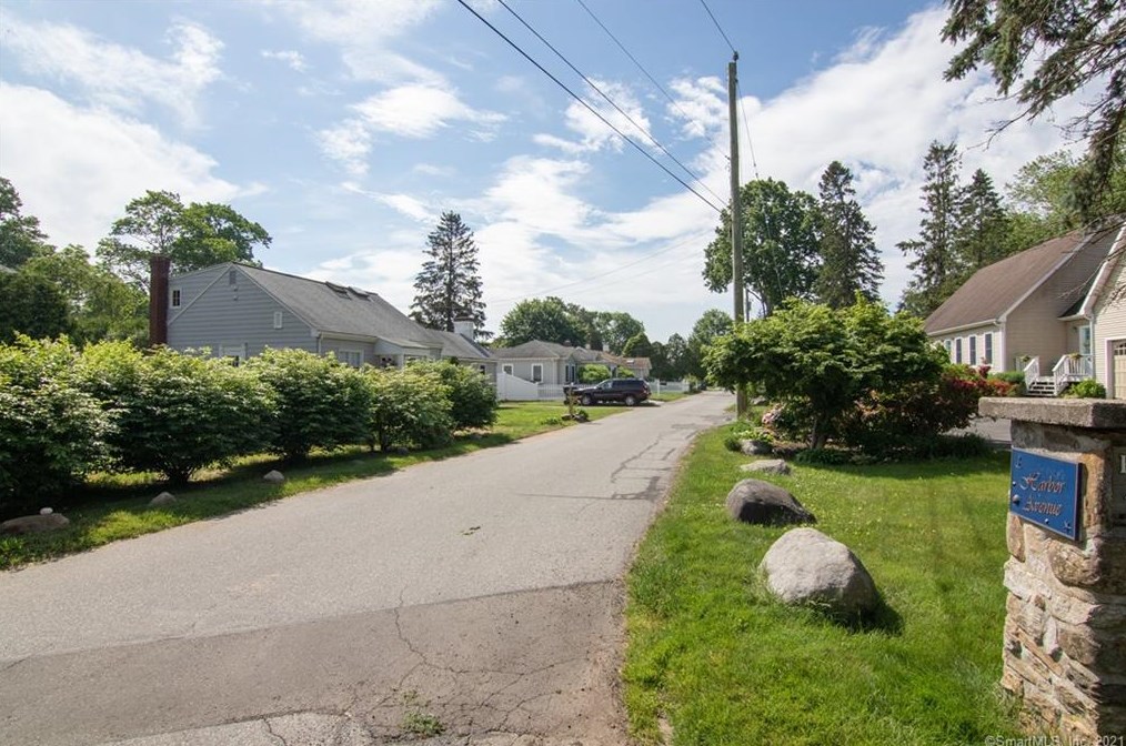 7 Harbor Ave, Madison CT  06443-2824 exterior