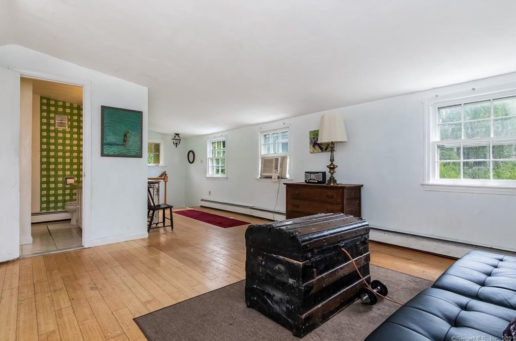 7 Harbor Ave, Madison CT  06443-2824 exterior