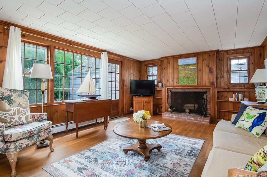 7 Harbor Ave, Madison CT  06443-2824 exterior