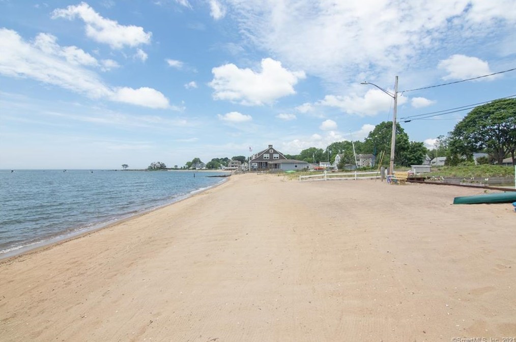 7 Harbor Ave, Madison CT  06443-2824 exterior