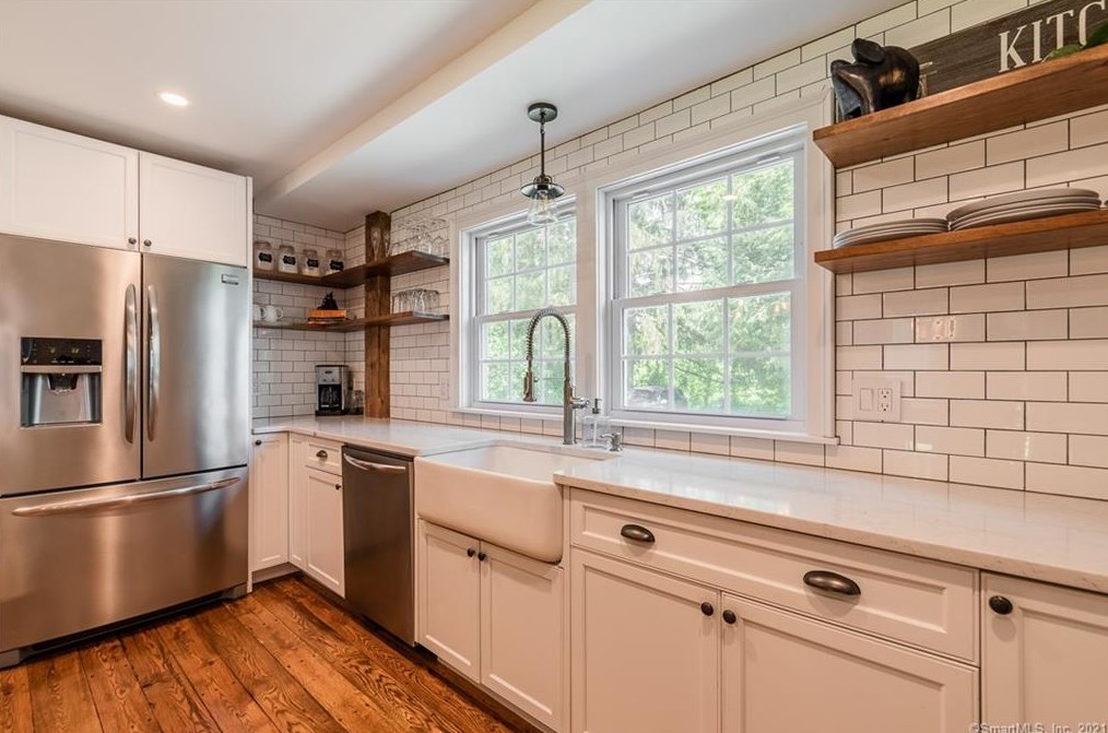 51 Moodus Leesville Rd, Moodus, CT 06469