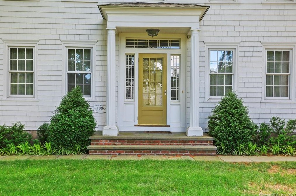 35 Clinton Ave, Westport CT  06880-1212 exterior