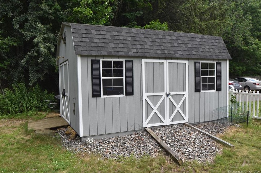 191 East St, Stafford CT  06076-4303 exterior