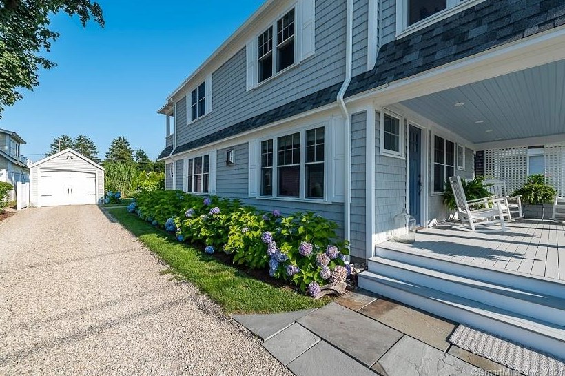 5 Knollwood Dr, Fenwick CT  06475-2911 exterior
