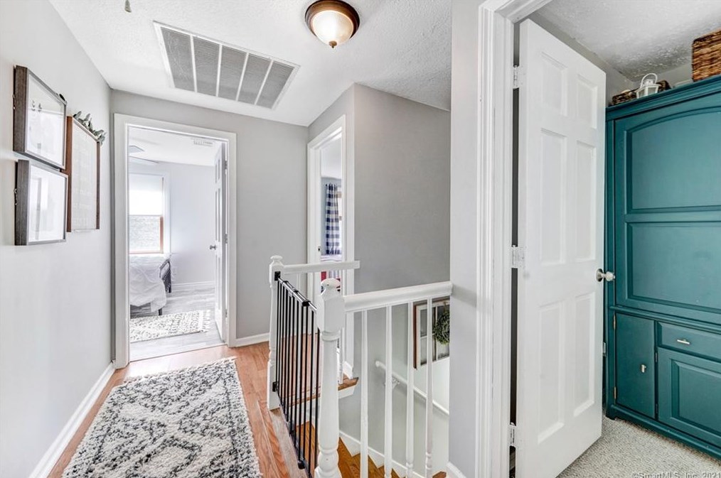 2 Silver Birch Ln, Clinton CT  06413-1112 exterior