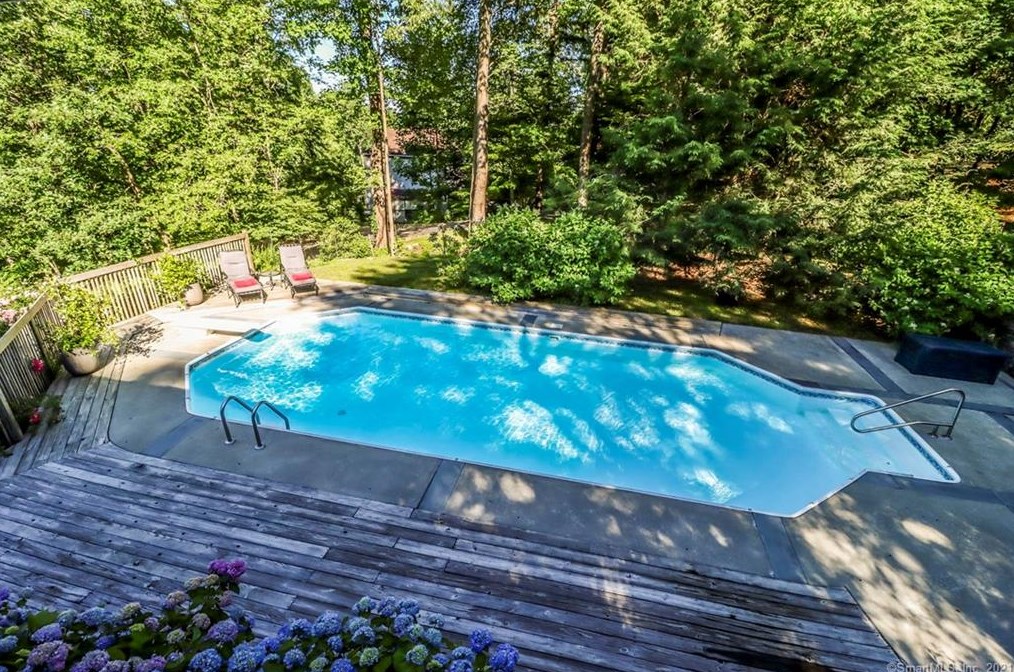 22 Windwood Rd, Brookfield Center, CT 06804