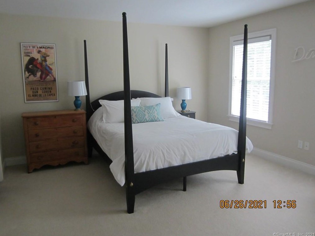 5 Indian Pipe Trl, Avon CT  06001-4032 exterior