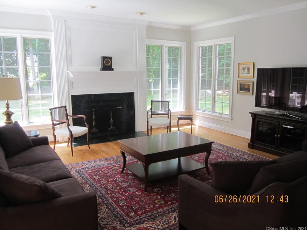 5 Indian Pipe Trl, Avon CT  06001-4032 exterior