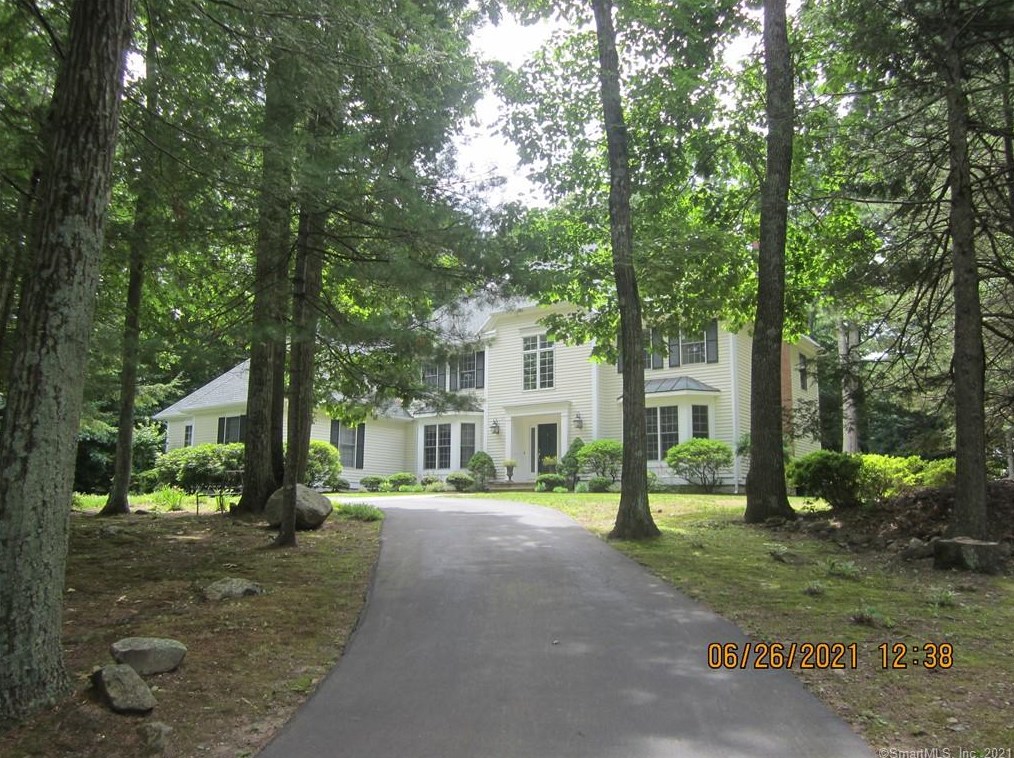 5 Indian Pipe Trl, Avon CT  06001-4032 exterior