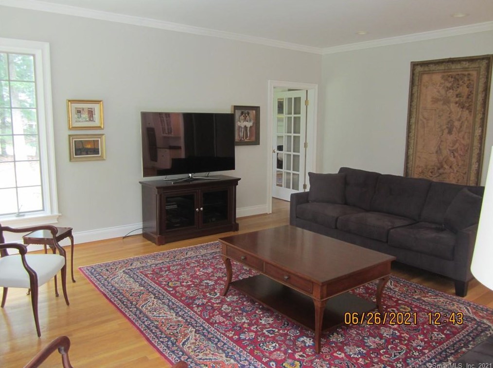 5 Indian Pipe Trl, Avon CT  06001-4032 exterior