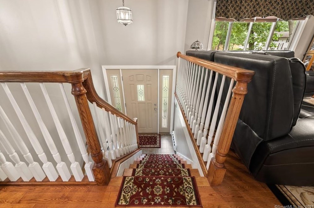 67 Deckert Dr, Plantsville CT  06479-1805 exterior