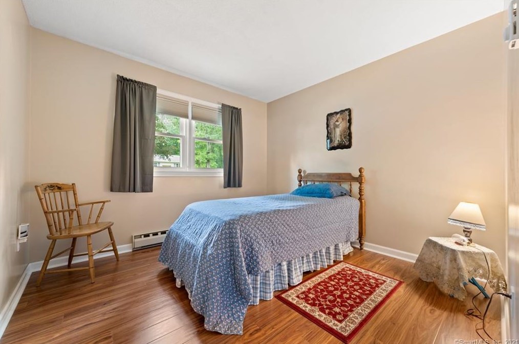 67 Deckert Dr, Plantsville CT  06479-1805 exterior