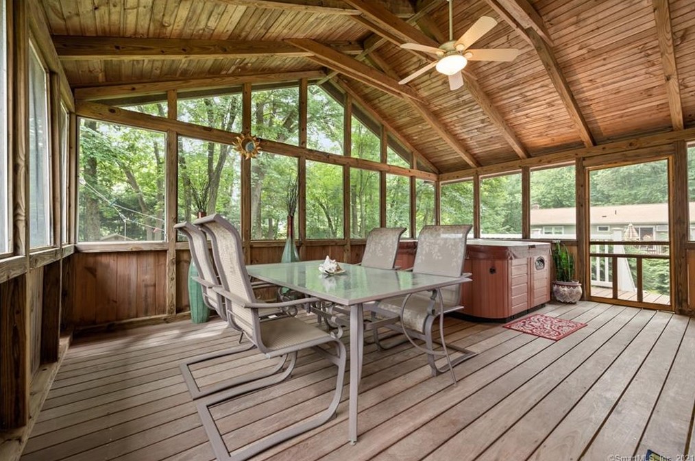 67 Deckert Dr, Plantsville CT  06479-1805 exterior